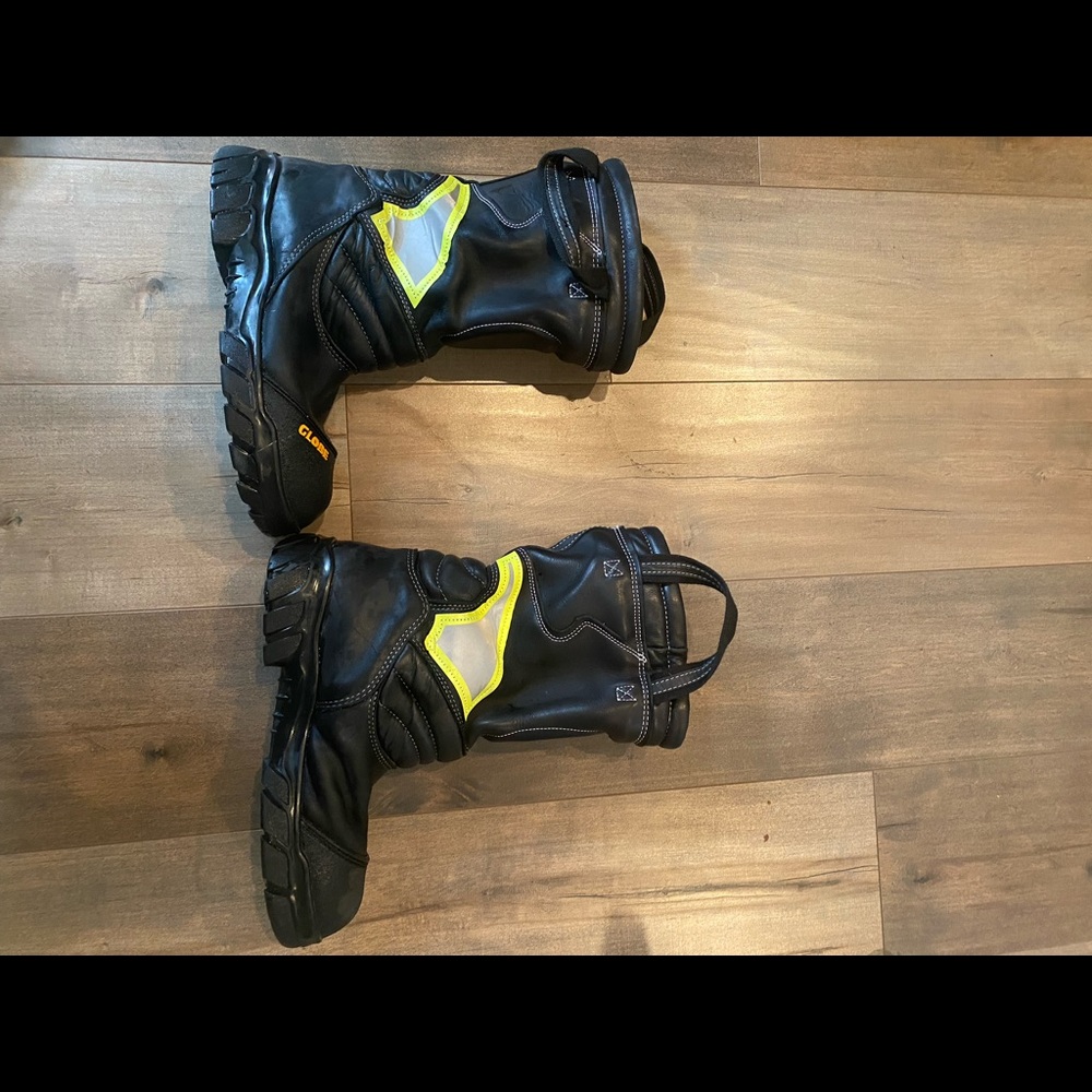 Globe Structural Firefighter Boots Mens 10.5 (US)